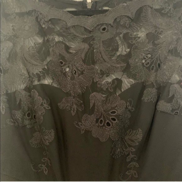 Monique Lhuillier Lace Dress - Picture 4 of 5